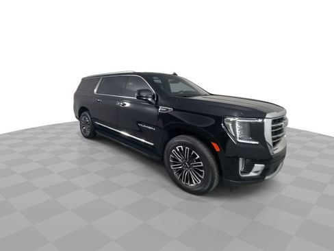 Used 2022 GMC Yukon XL SLT w/ SLT Premium Package image 2