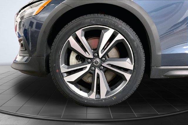 Certified 2023 Volvo V60 B5 Cross Country Plus w/ Climate Package AWD/4WD image 12