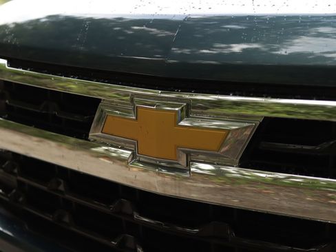 Used 2024 Chevrolet Silverado 1500 LT AWD/4WD image 31
