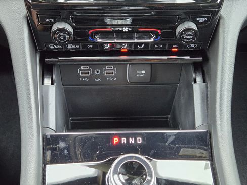 New 2026 Jeep Grand Cherokee L Laredo AWD/4WD image 16