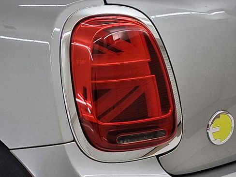 Used 2024 MINI Cooper SE FWD image 26