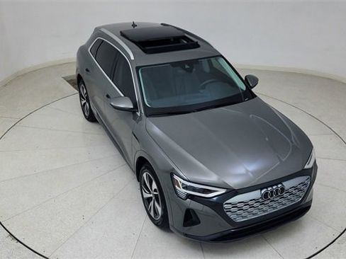 Used 2024 Audi Q8 e-tron Premium image 77