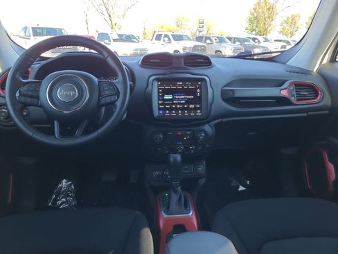 Used 2022 Jeep Renegade Trailhawk image 18