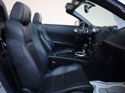 Used 2004 Nissan 350Z Touring RWD image 21