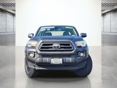 Used 2020 Toyota Tacoma SR5 RWD image 4