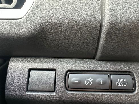 New 2025 Nissan Frontier SV image 27