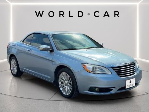 Used 2013 Chrysler 200 Limited FWD image 1