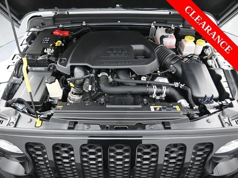Used 2023 Jeep Gladiator Willys image 13