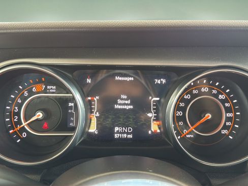 Used 2018 Jeep Wrangler Unlimited Sahara w/ Safety Group AWD/4WD image 10