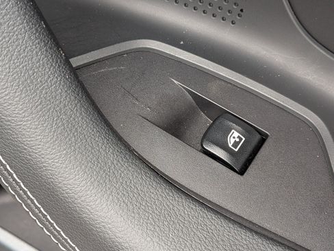 Certified 2024 BMW 230i 230i w/ Convenience Package image 31