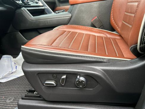 Used 2024 GMC Sierra 2500 Denali Ultimate image 18