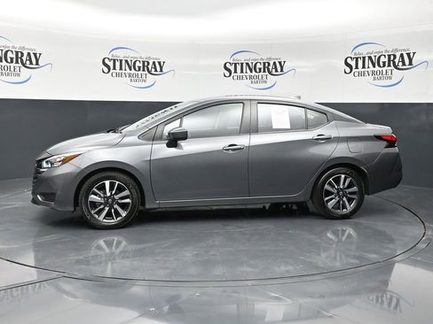 Used 2025 Nissan Versa SV FWD image 4