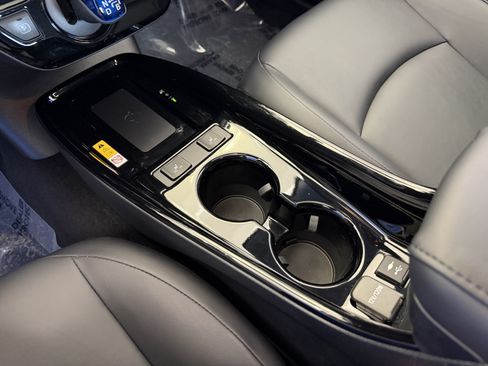 Used 2019 Toyota Prius XLE w/ Advanced Technology Package FWD image 23