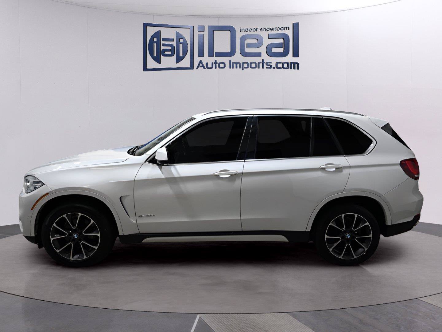 Used 2018 BMW X5 xDrive35i w/ Driving Assistance Package AWD/4WD image 2