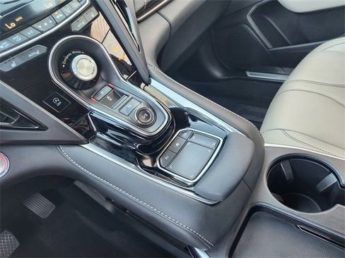 Used 2025 Acura RDX SH-AWD image 16