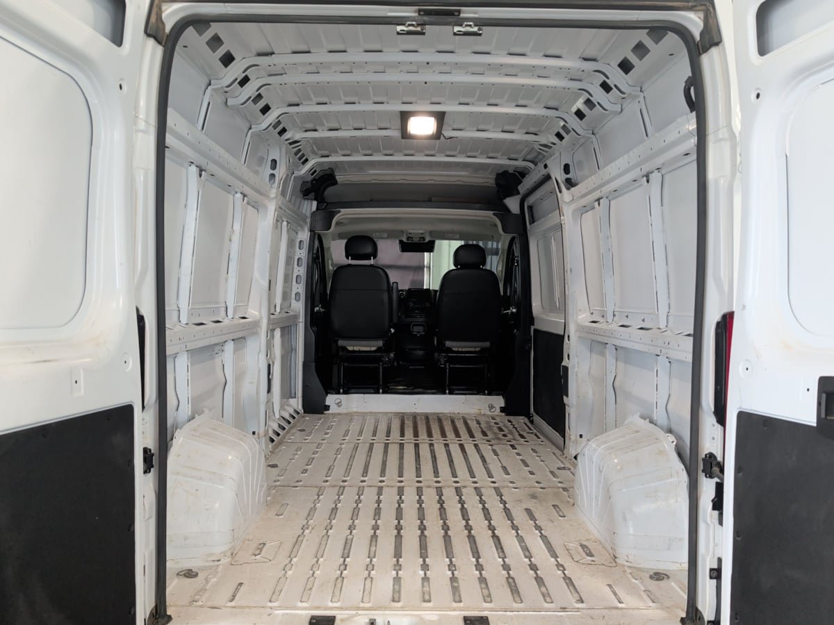 Used 2024 RAM ProMaster 2500 w/ Convenience Group FWD image 11