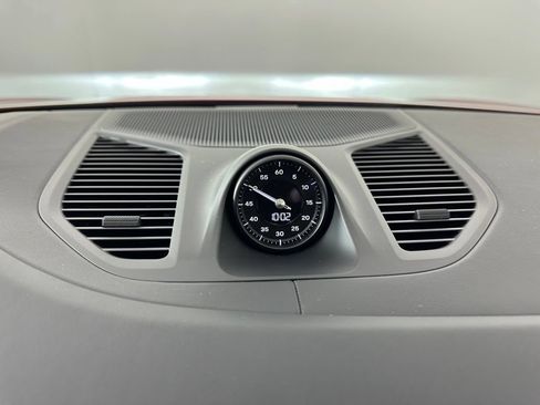 Certified 2026 Porsche Cayenne GTS AWD/4WD image 31