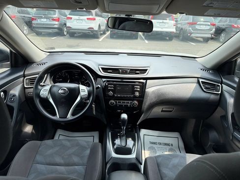 Used 2016 Nissan Rogue S FWD image 11