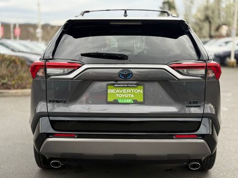 Used 2020 Toyota RAV4 XSE image 4