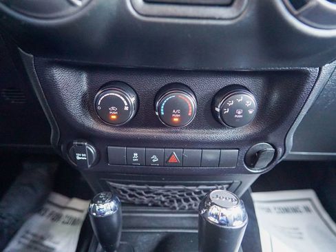 Used 2017 Jeep Wrangler Sport w/ Connectivity Group image 18