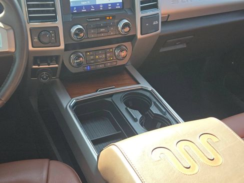 Used 2020 Ford F250 King Ranch w/ King Ranch Ultimate Package AWD/4WD image 19