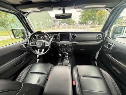Used 2021 Jeep Wrangler Unlimited Sahara w/ Uconnect 4C Nav & Sound Group AWD/4WD image 15