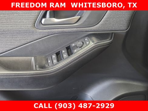 Used 2023 Nissan Rogue SV image 17