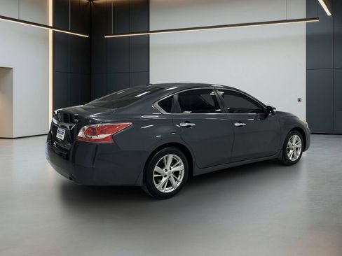 Used 2013 Nissan Altima 2.5 SV w/ 2.5SV Convenience Pkg FWD image 5