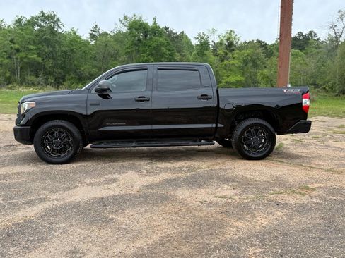 Used 2015 Toyota Tundra SR5 w/ SR5 Upgrade Package image 2