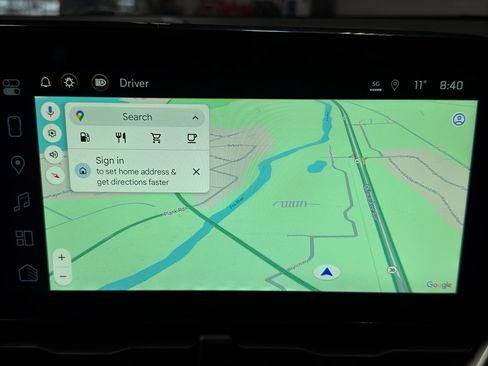 Used 2025 Chevrolet Equinox LT w/ Convenience Package II image 30