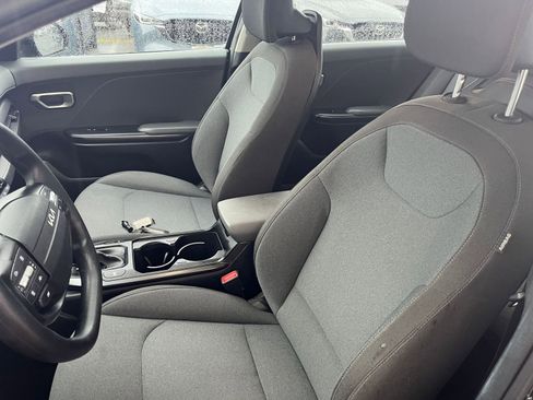 Used 2025 Kia K4 LXS image 35