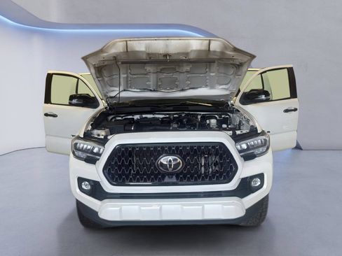 Used 2021 Toyota Tacoma Limited w/ Nightshade Package image 9