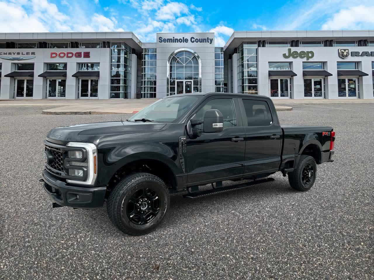 Used 2024 Ford F250 XL w/ STX Appearance Package AWD/4WD image 4