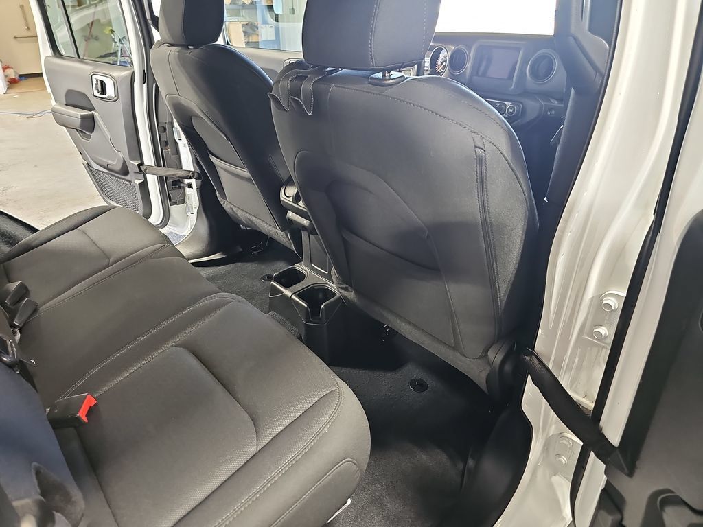 Used 2022 Jeep Wrangler Unlimited Sport AWD/4WD image 11
