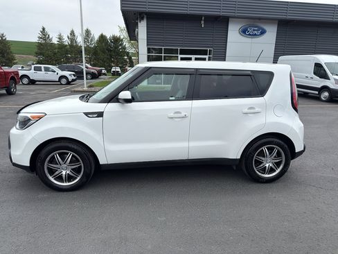 Used 2014 Kia Soul FWD image 15