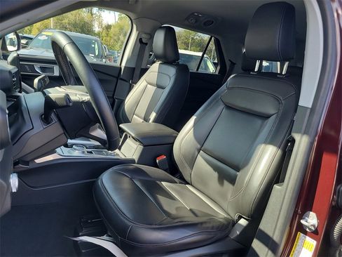 Certified 2022 Ford Explorer XLT w/ Equipment Group 202A image 19