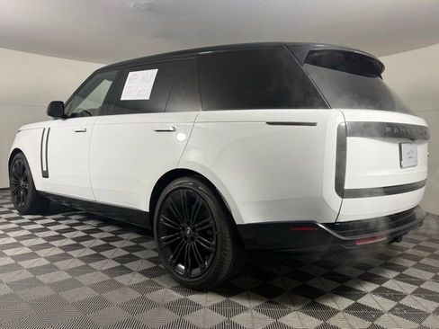 Used 2023 Land Rover Range Rover Long Wheelbase Autobiography image 4