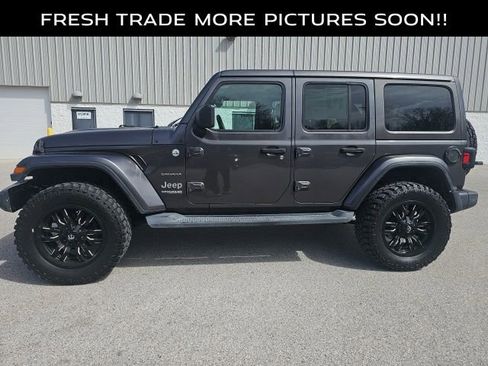 Used 2018 Jeep Wrangler Unlimited Sahara image 2