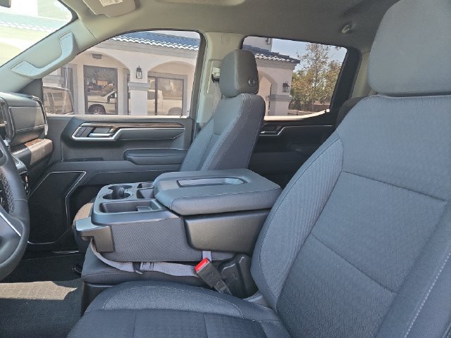 Used 2025 Chevrolet Silverado 1500 LT w/ Convenience Package II RWD image 5