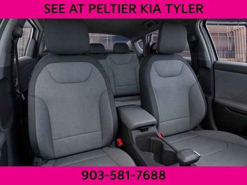 New 2025 Kia K4 LXS image 17