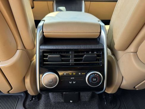 Used 2025 Land Rover Range Rover Long Wheelbase SE AWD/4WD image 44