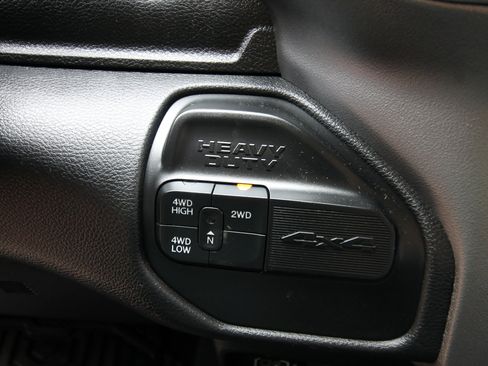Used 2020 RAM 2500 Big Horn AWD/4WD image 30