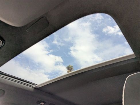 Used 2023 Volvo XC40 Recharge Ultimate image 15