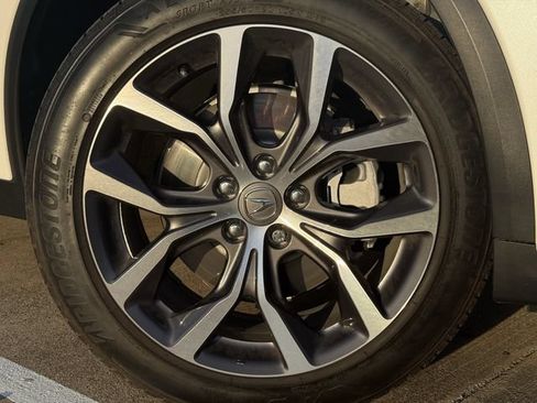 Used 2024 Acura MDX SH-AWD w/ Technology Package image 9