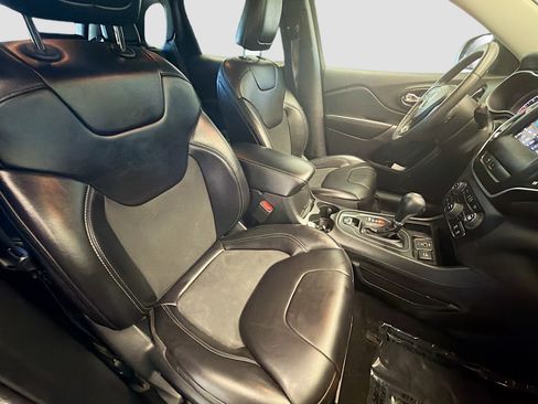 Used 2020 Jeep Cherokee Latitude Plus image 15