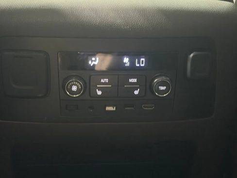 Used 2019 GMC Yukon Denali w/ Denali Ultimate Package AWD/4WD image 24