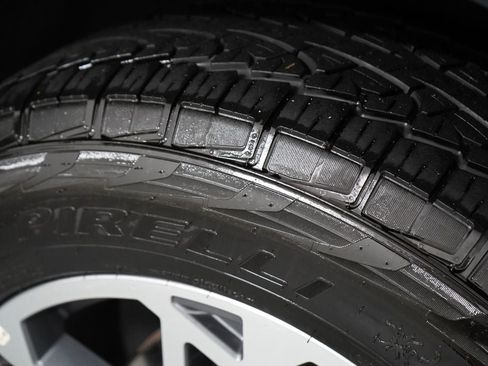 Used 2025 Ford Expedition Active AWD/4WD image 39