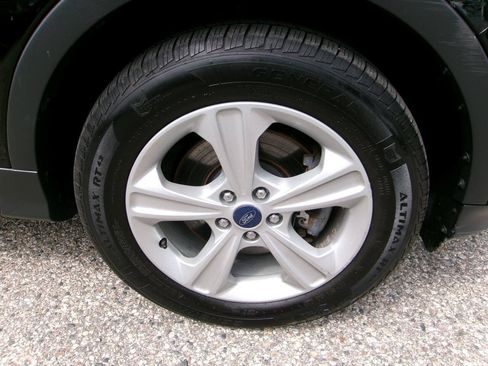 Used 2016 Ford Escape SE w/ Equipment Group 201A AWD/4WD image 12
