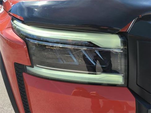 Certified 2025 Nissan Frontier PRO-4X w/ Tow Package image 13