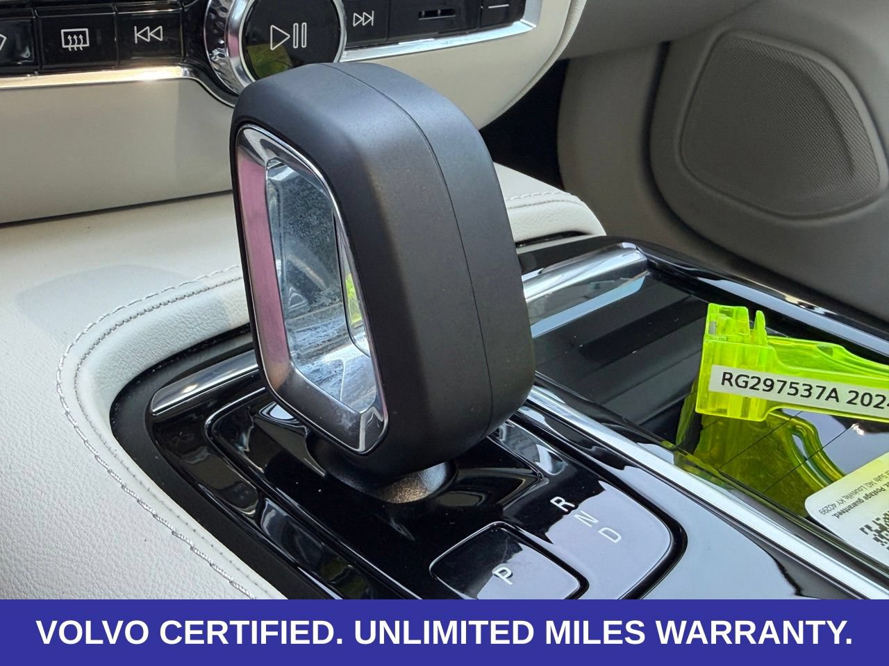Certified 2024 Volvo S60 T8 Plus w/ Climate Package AWD/4WD image 24